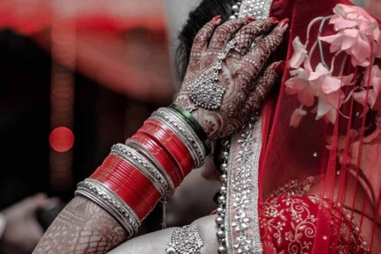 पति ने अपनी नई-नवेली दुल्हन के साथ ऐसा घिनौना काम किया